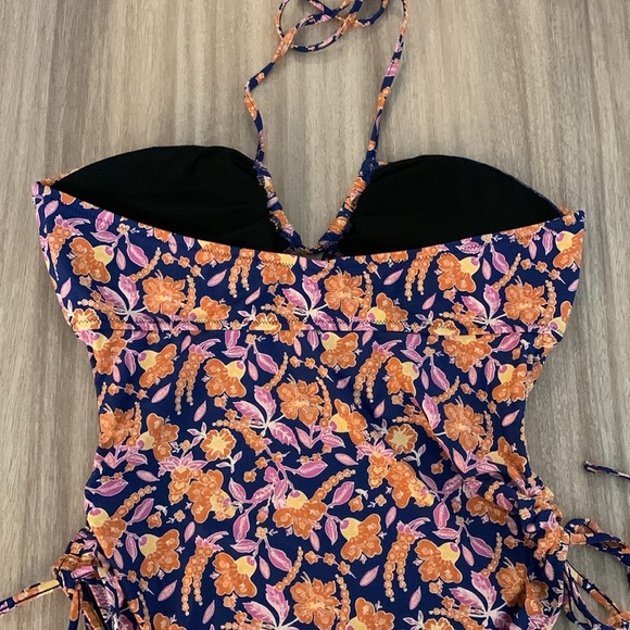 J. Crew Halter cutout one-piece in painted block print Floral Cutout New Size 14 - Picture 7 of 11